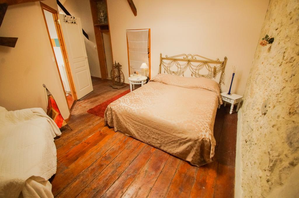 Chambres D'Hotes Domaine De La Rose Des Vents Castelnau-sur-lʼAuvignon Szoba fotó